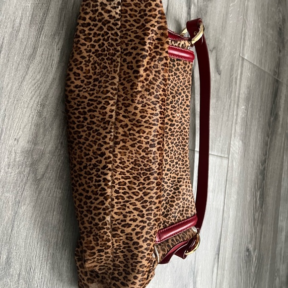 Authentic and Rare - Fendi Leopard Calfskin Red Leather Medium Shoulder Handbag - Picture 5 of 12